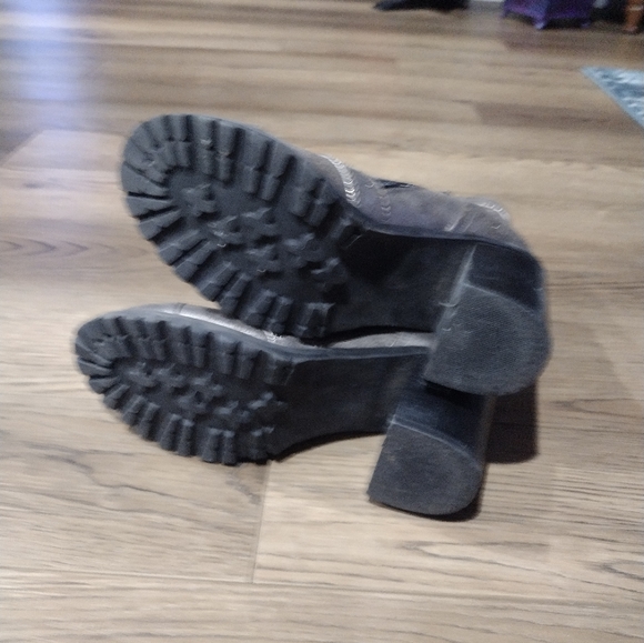 Dlba "Carryn" Heeled Combat boots - Picture 3 of 12